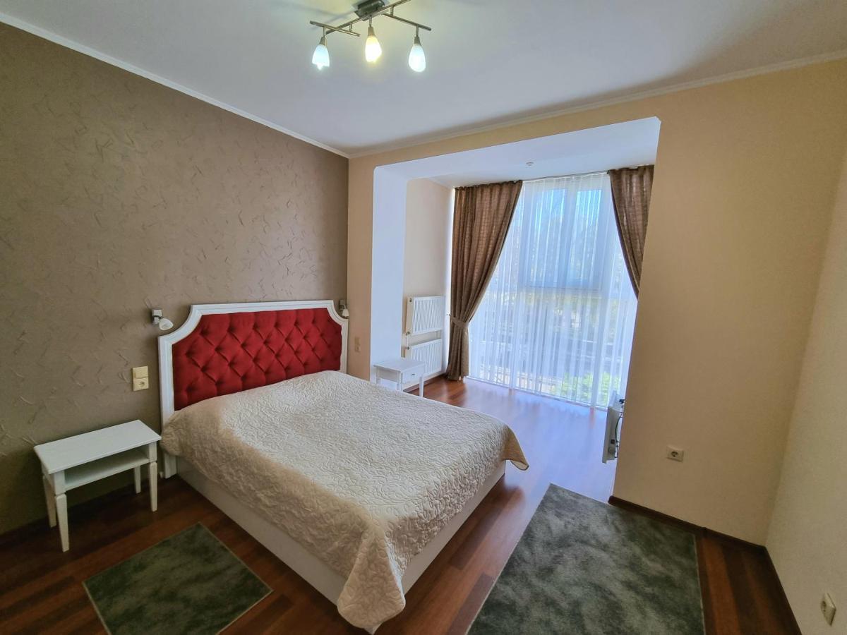 Helen Hotel นิโกลาเยฟ ภายนอก รูปภาพ