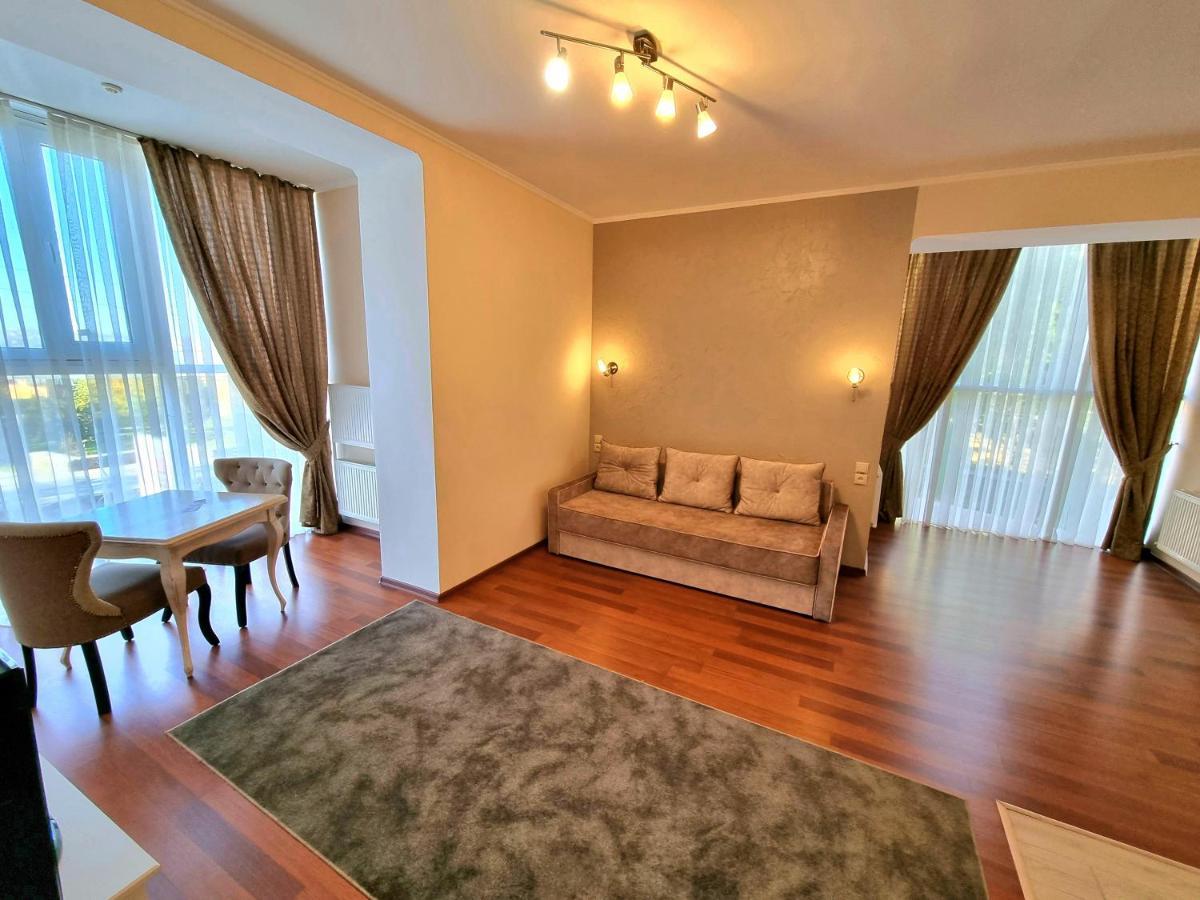 Helen Hotel นิโกลาเยฟ ภายนอก รูปภาพ