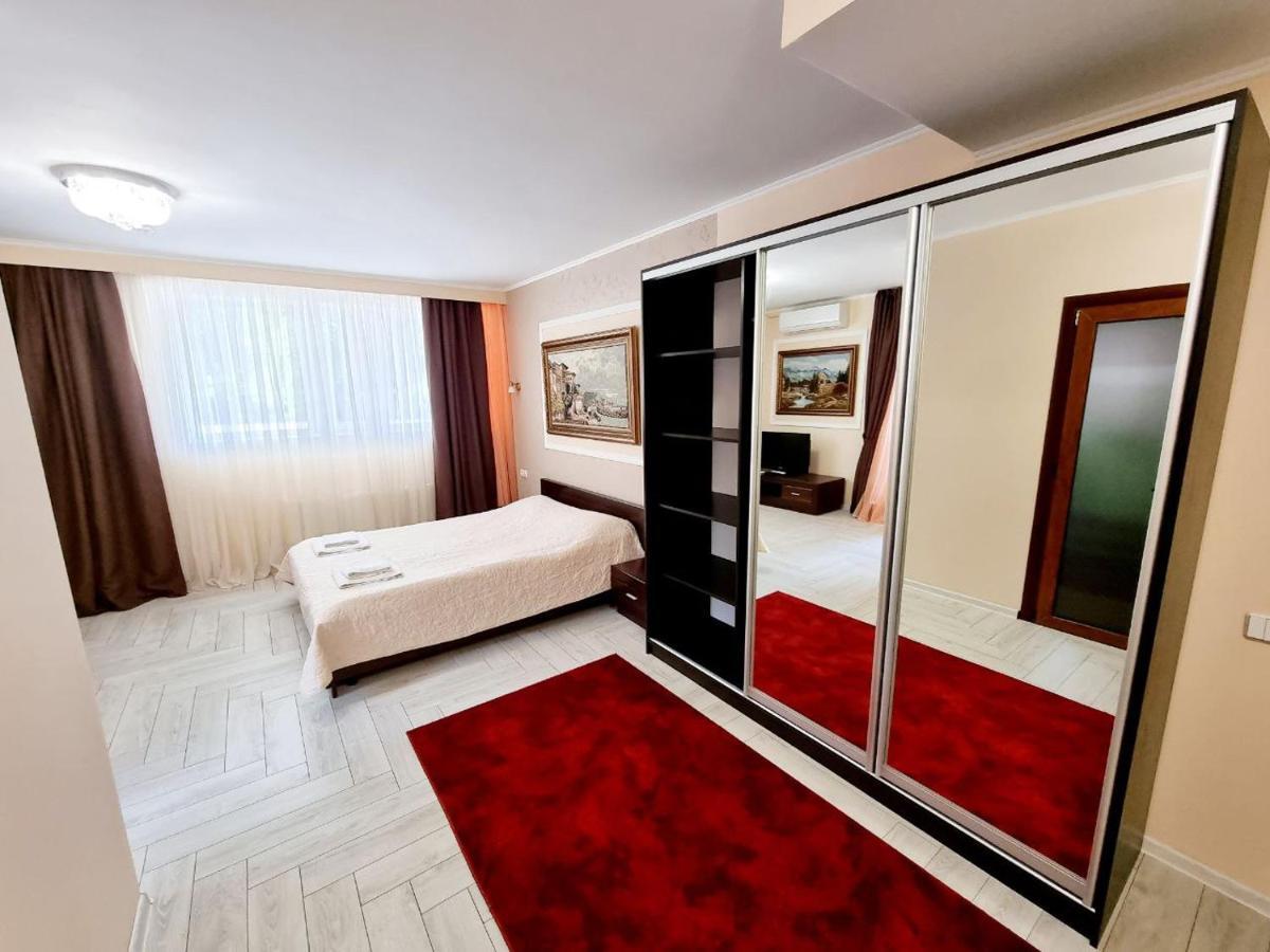 Helen Hotel นิโกลาเยฟ ภายนอก รูปภาพ